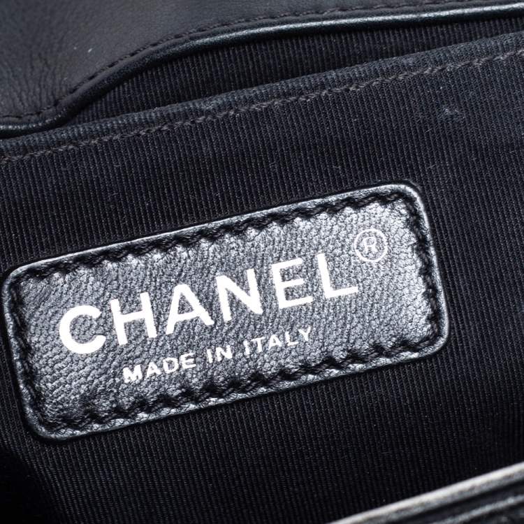 مملوكة مسبقًا Chanel Black/Grey Quilted Leather Medium Boy Studded Flap Bag