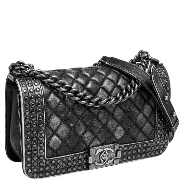 مملوكة مسبقًا Chanel Black/Grey Quilted Leather Medium Boy Studded Flap Bag