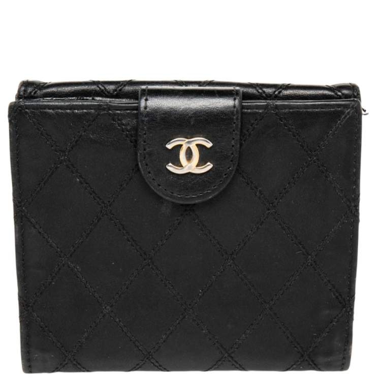 مملوكة مسبقًا Chanel Black Double Quilted Leather Vintage Trifold Wallet