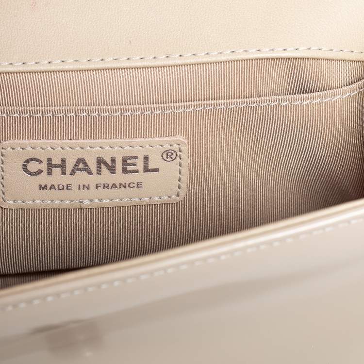 Pre Owned Chanel Beige Glazed Leather Small Boy Flap Bag