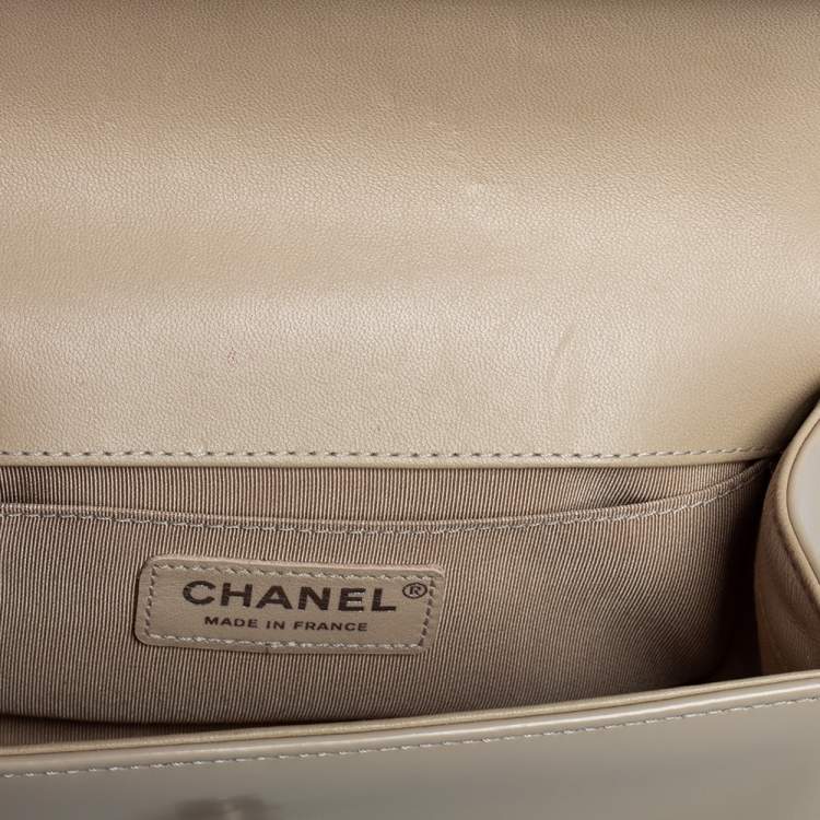 Pre Owned Chanel Beige Glazed Leather Small Boy Flap Bag