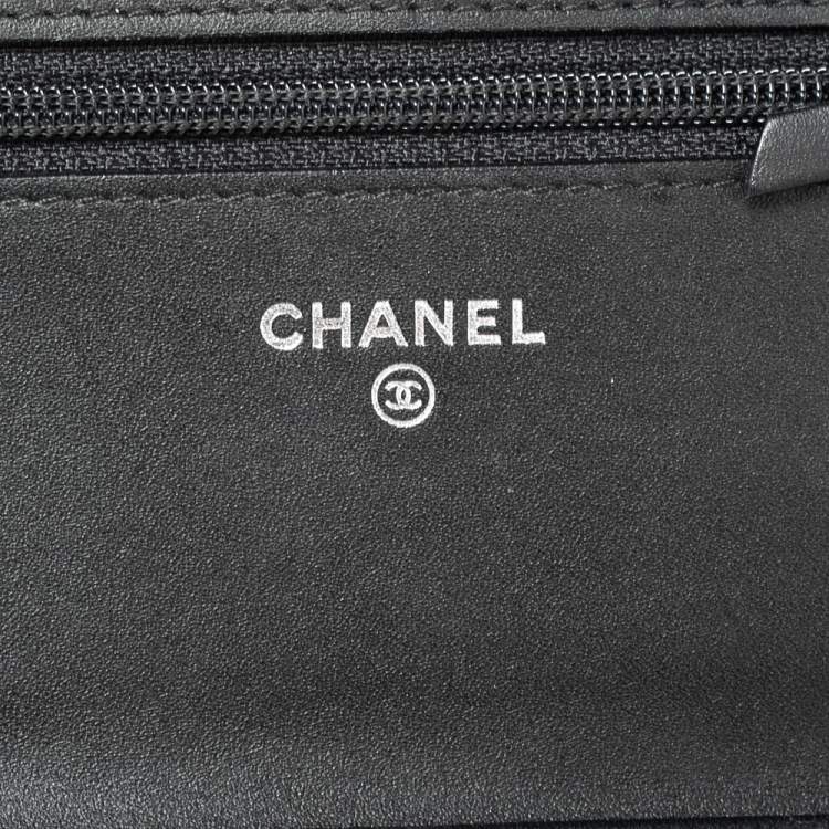 Pre Owned Chanel Black Aged Quilted Leather Lucky Charms 2.55 Reissue Wallet on Chain
