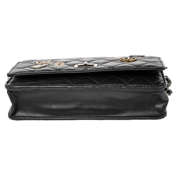 Pre Owned Chanel Black Aged Quilted Leather Lucky Charms 2.55 Reissue Wallet on Chain