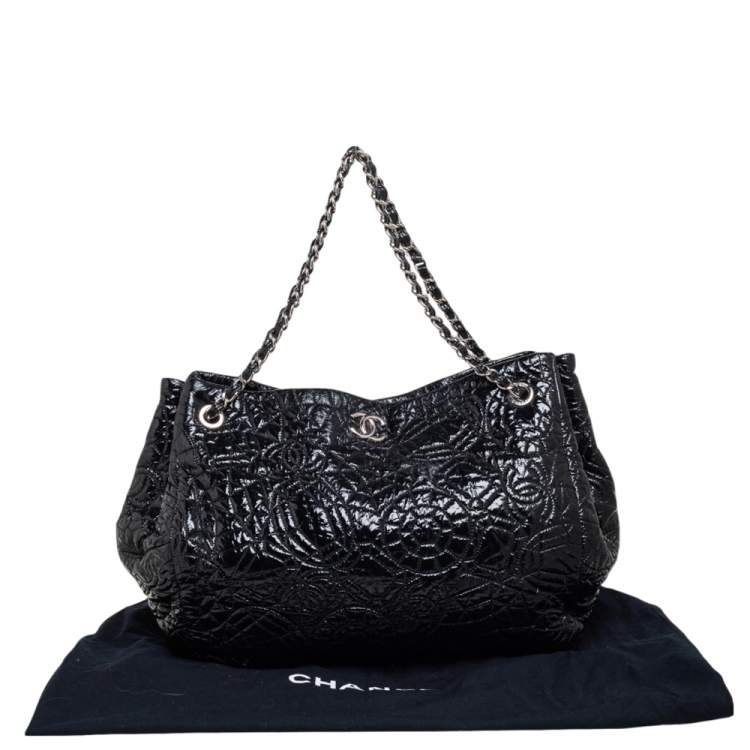 Pre Owned Chanel Black Camellia Embossed Patent Vinyl Accordion Hobo