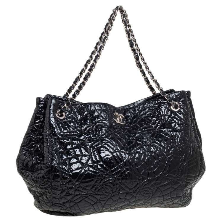 Pre Owned Chanel Black Camellia Embossed Patent Vinyl Accordion Hobo