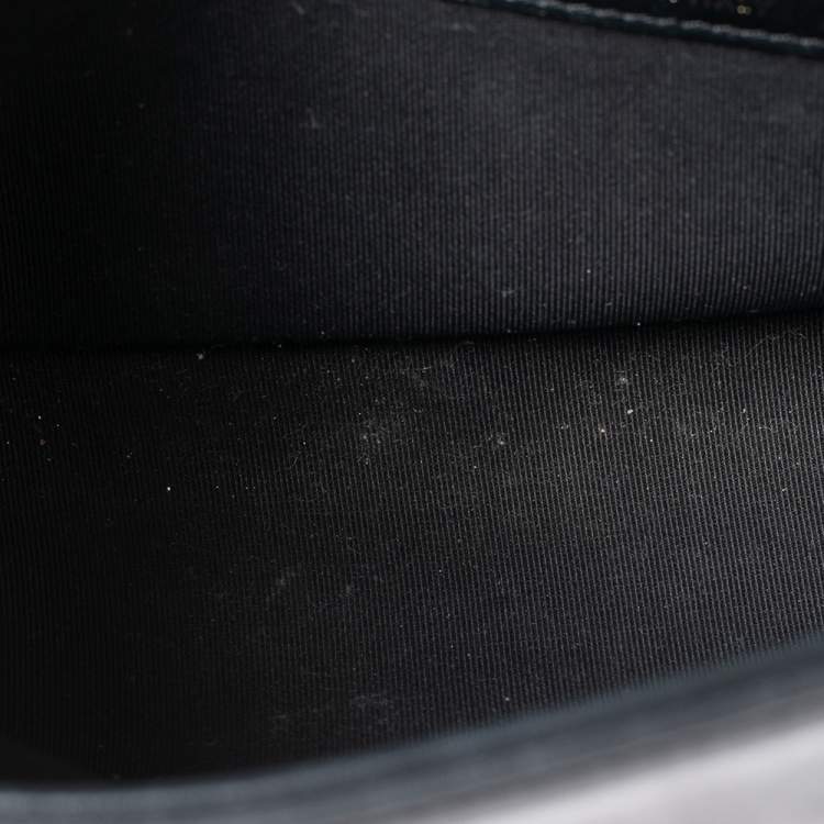 مملوكة مسبقًا Chanel Black Chevron Leather Medium Boy Flap Bag