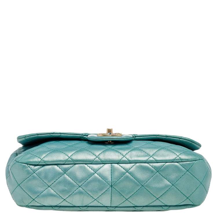 Pre Owned Chanel Metallic Green Quilted Leather Crystal CC Single Flap Shoulder Bag