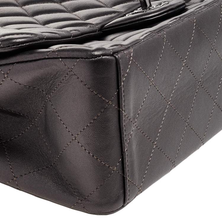 Pre Owned Chanel Metallic Grey Quilted Leather Maxi Classic Single Flap Bag