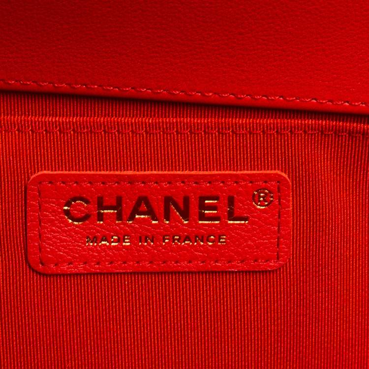 Pre Owned Chanel Red Quilted Leather Medium Boy Flap Bag