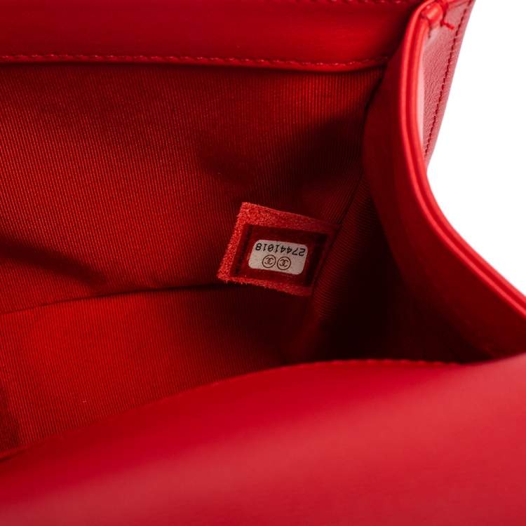Pre Owned Chanel Red Quilted Leather Medium Boy Flap Bag