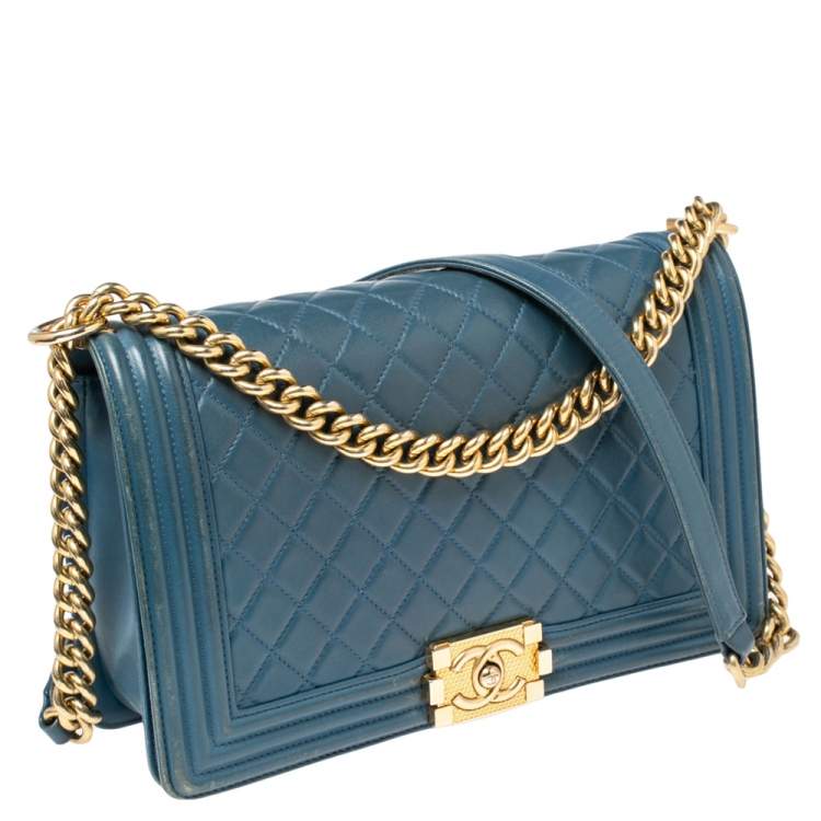 Pre Owned Chanel Blue Quilted Leather New Medium Boy Flap Bag