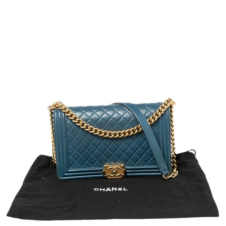 Pre Owned Chanel Blue Quilted Leather New Medium Boy Flap Bag