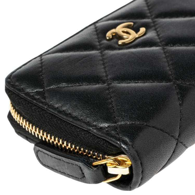 Pre Owned Chanel Black Quilted Leather Zipped Coin Pouch