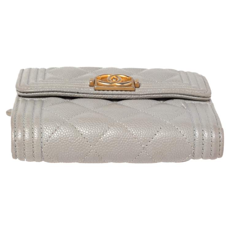 Pre Owned Chanel Grey Quilted Caviar Leather Boy Wallet