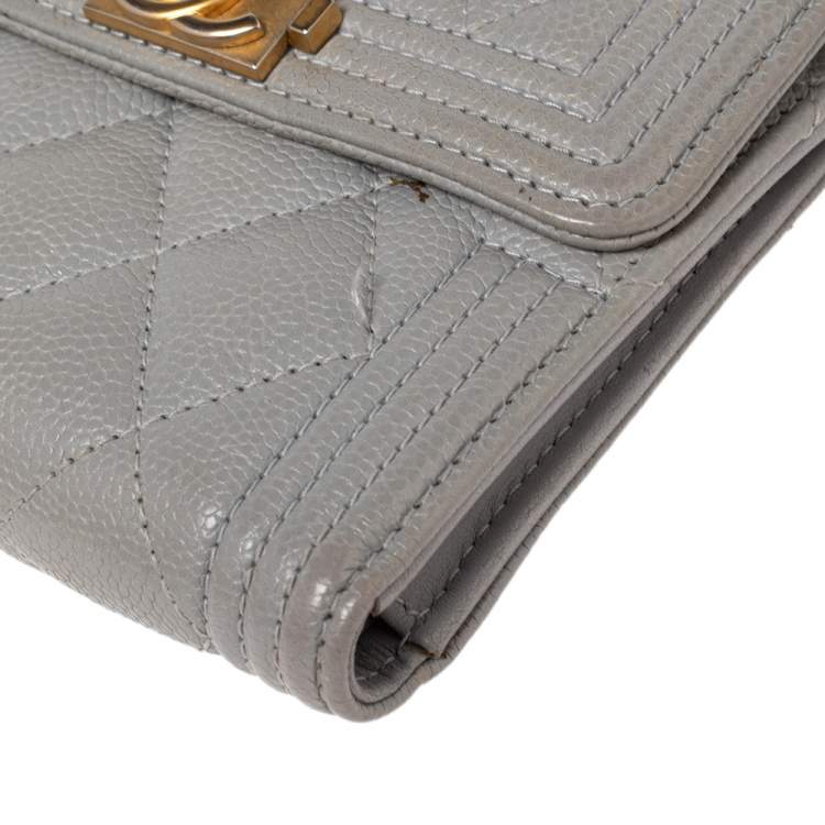 Pre Owned Chanel Grey Quilted Caviar Leather Boy Wallet