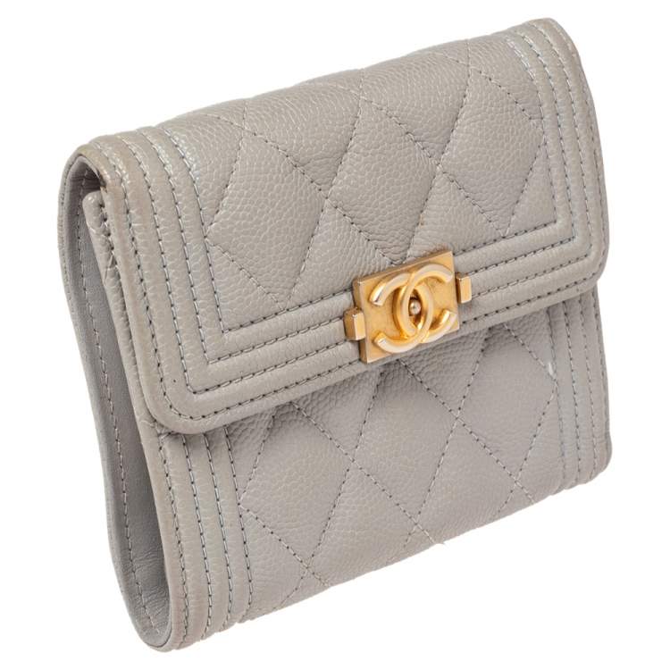 Pre Owned Chanel Grey Quilted Caviar Leather Boy Wallet