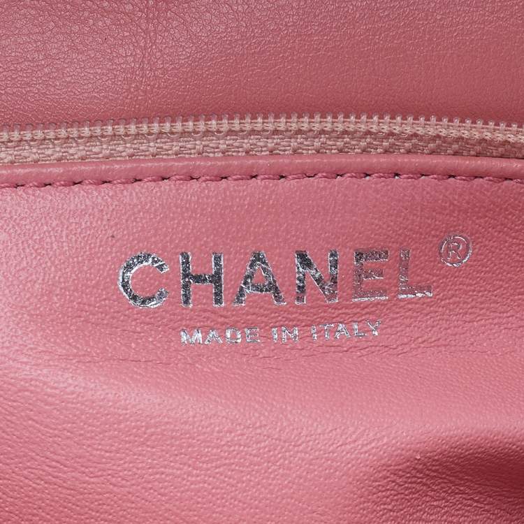 Pre Owned Chanel Pink Quilted Patent Leather Medium Classic Single Flap Bag