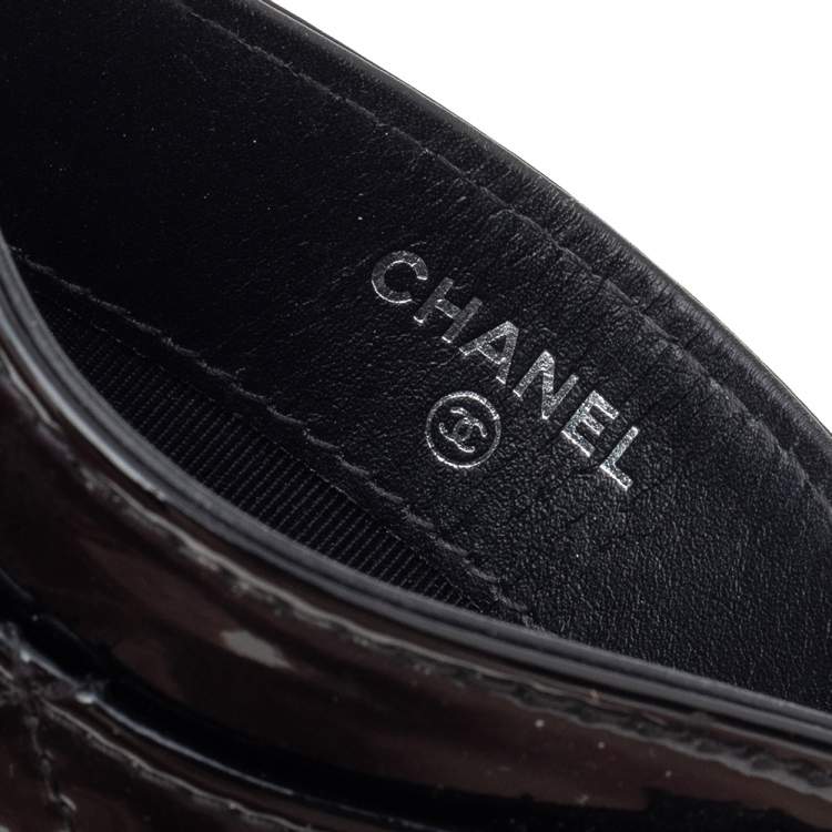 Pre Owned Chanel Black Quilted Patent Leather Classic Card Holder