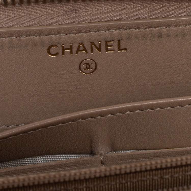 Pre Owned Chanel Beige Python Zip Around Wallet