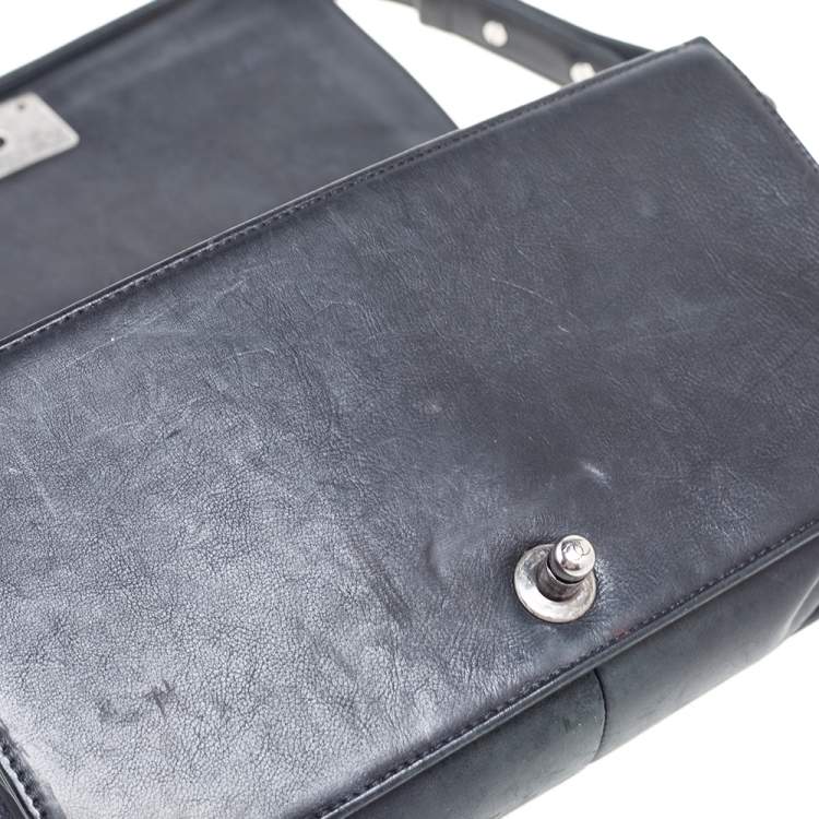 مملوكة مسبقًا Chanel Black Quilted Leather Medium Boy Bag