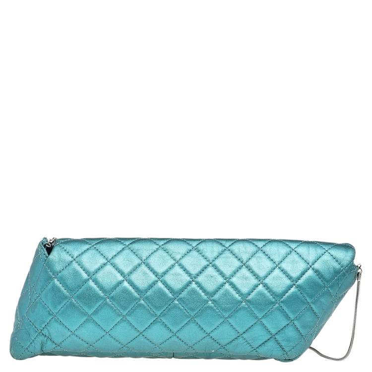 Pre Owned Chanel Metallic Blue Quilted Leather 2.55 Reissue Chain Clutch