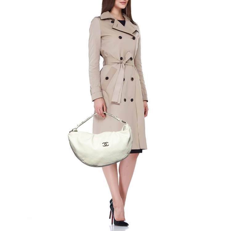 Pre Owned Chanel White Quilted Caviar Leather Outdoor Hobo