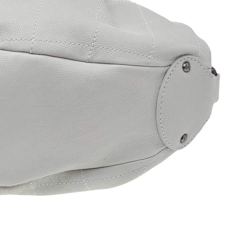 Pre Owned Chanel White Quilted Caviar Leather Outdoor Hobo