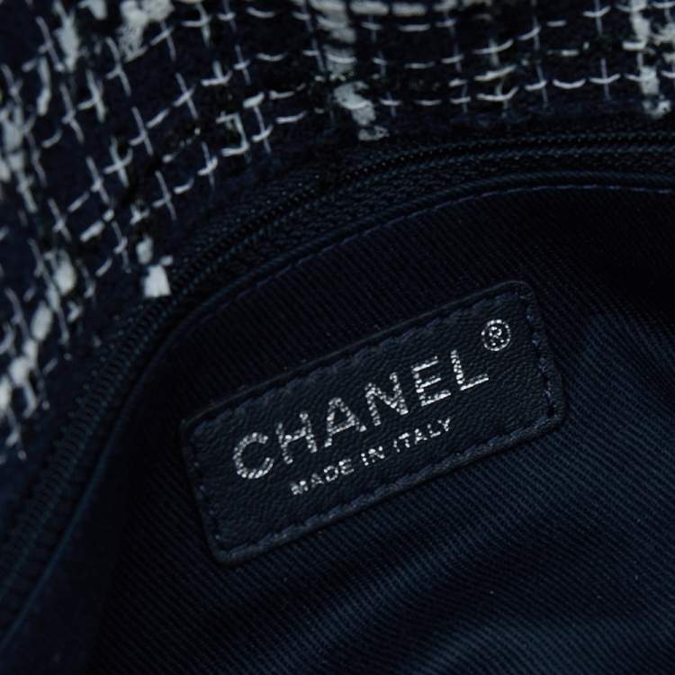 Pre Owned Chanel Navy Blue Quilted Leather And Tweed Classic Single Flap Bag