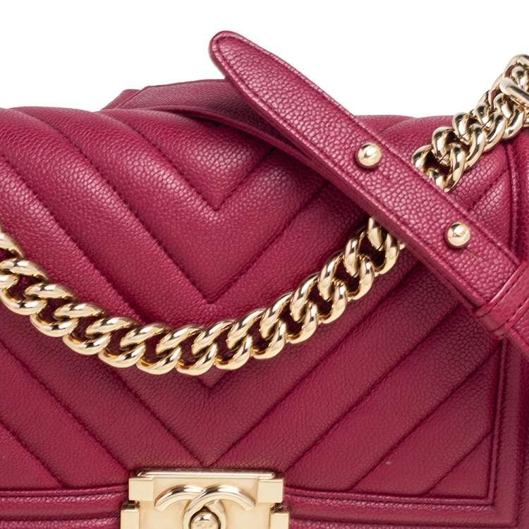 Pre Owned Chanel Maroon Chevron Caviar Leather Medium Boy Flap Bag