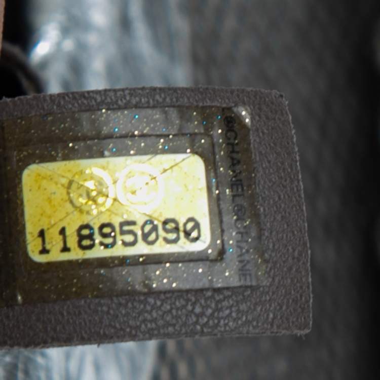 مملوكة مسبقًا Chanel Silver Perforated Leather Hollywood Accordion Flap Bag