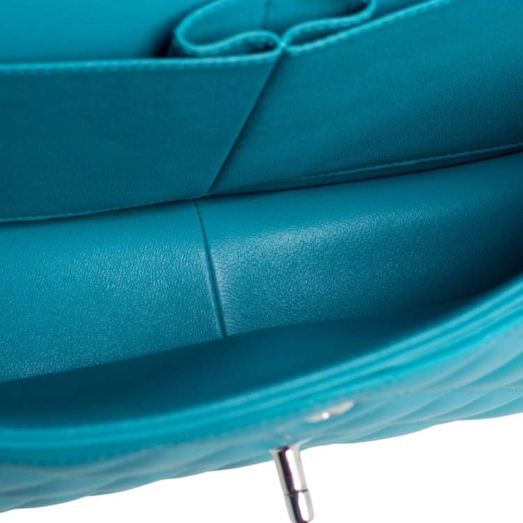 مملوكة مسبقًا Chanel Blue Quilted Leather Jumbo Classic Double Flap Bag