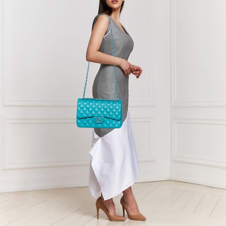 مملوكة مسبقًا Chanel Blue Quilted Leather Jumbo Classic Double Flap Bag