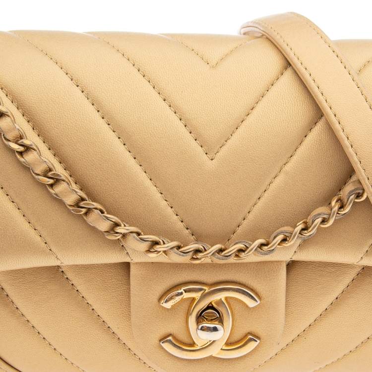 Pre Owned Chanel Gold Chevron Quilted Leather Medium Easy Flap Bag