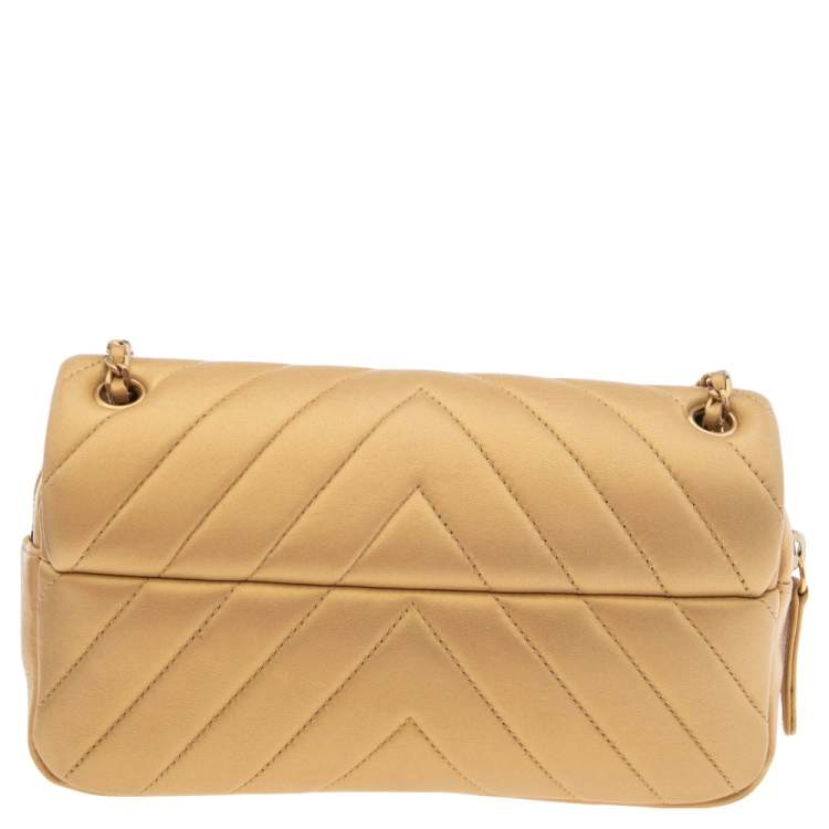 Pre Owned Chanel Gold Chevron Quilted Leather Medium Easy Flap Bag