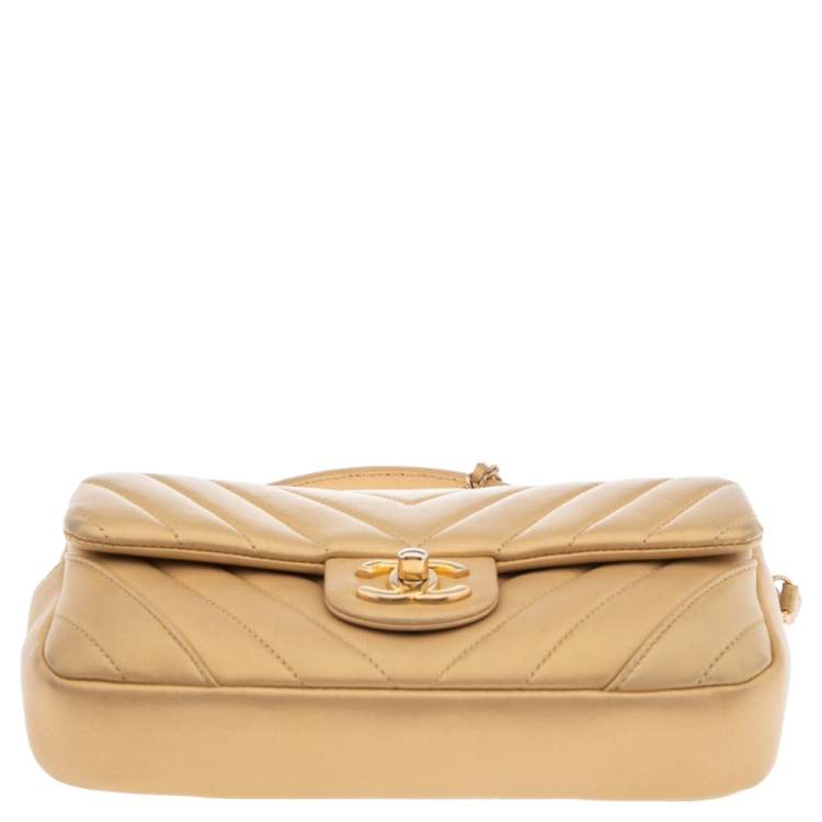 Pre Owned Chanel Gold Chevron Quilted Leather Medium Easy Flap Bag