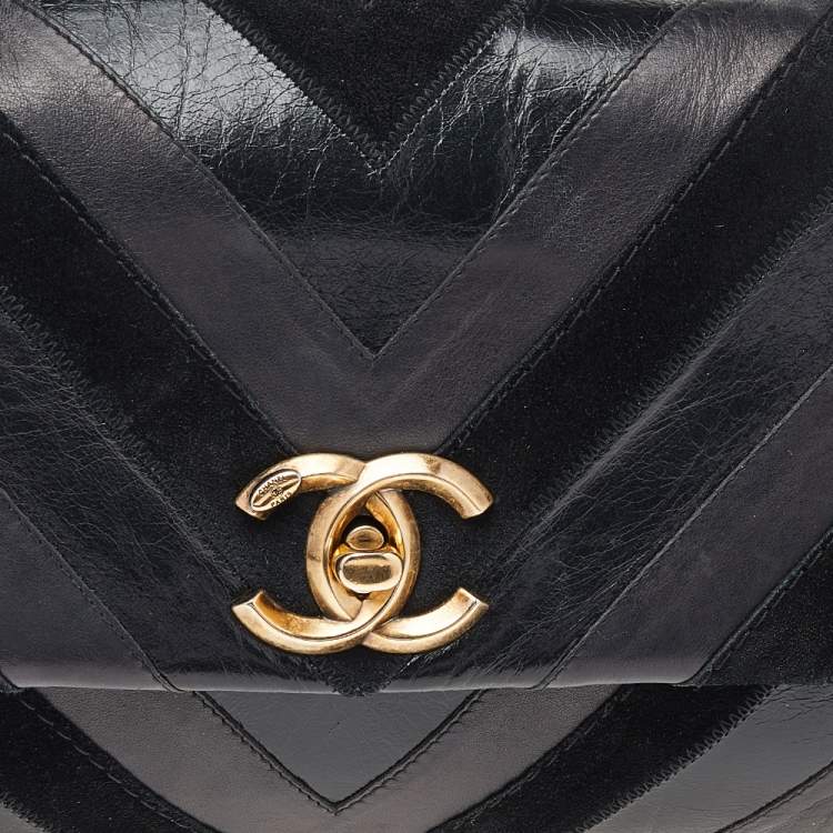 Pre Owned Chanel Black Chevron Suede And Leather Flap Bag