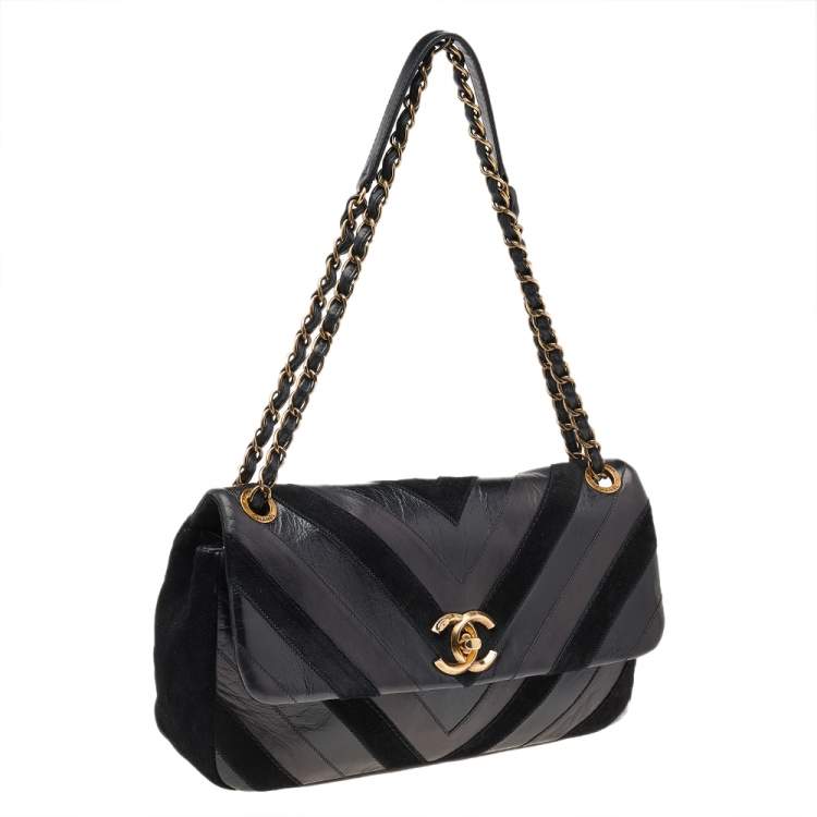 Pre Owned Chanel Black Chevron Suede And Leather Flap Bag