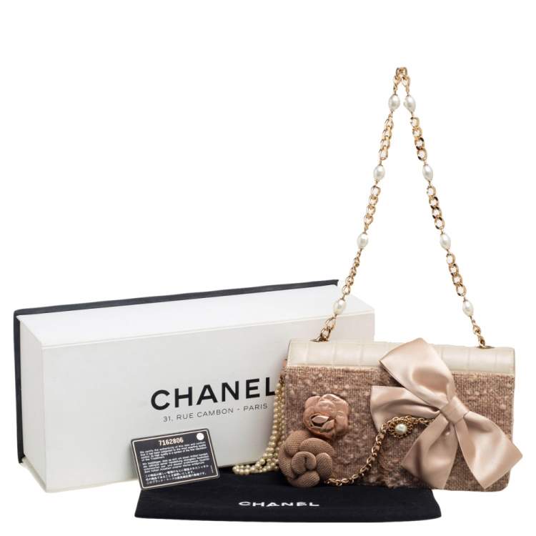 Pre Owned Chanel Beige Tweed and Leather Camelia Pearl Embellished Vintage 2001 Runway Flap Bag