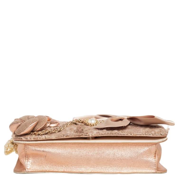 Pre Owned Chanel Beige Tweed and Leather Camelia Pearl Embellished Vintage 2001 Runway Flap Bag