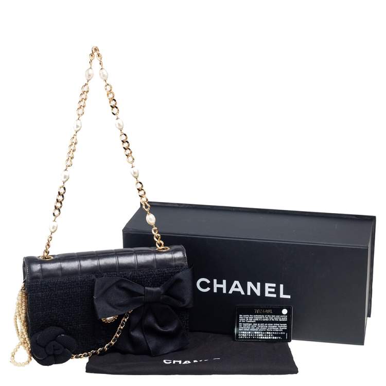 Pre Owned Chanel Black Tweed and Leather Camelia Pearl Embellished Vintage 2001 Runway Flap Bag