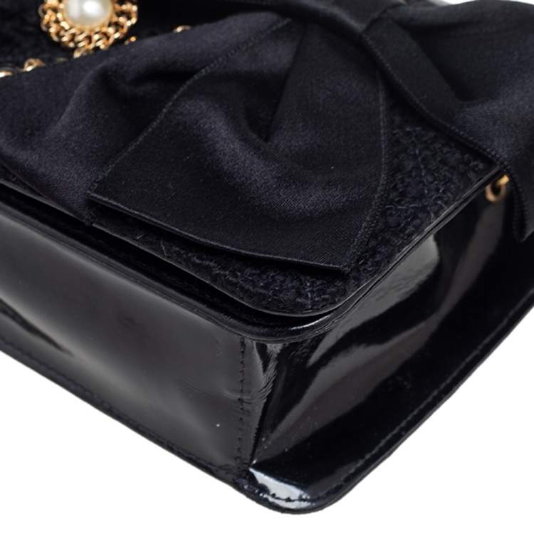 Pre Owned Chanel Black Tweed and Leather Camelia Pearl Embellished Vintage 2001 Runway Flap Bag