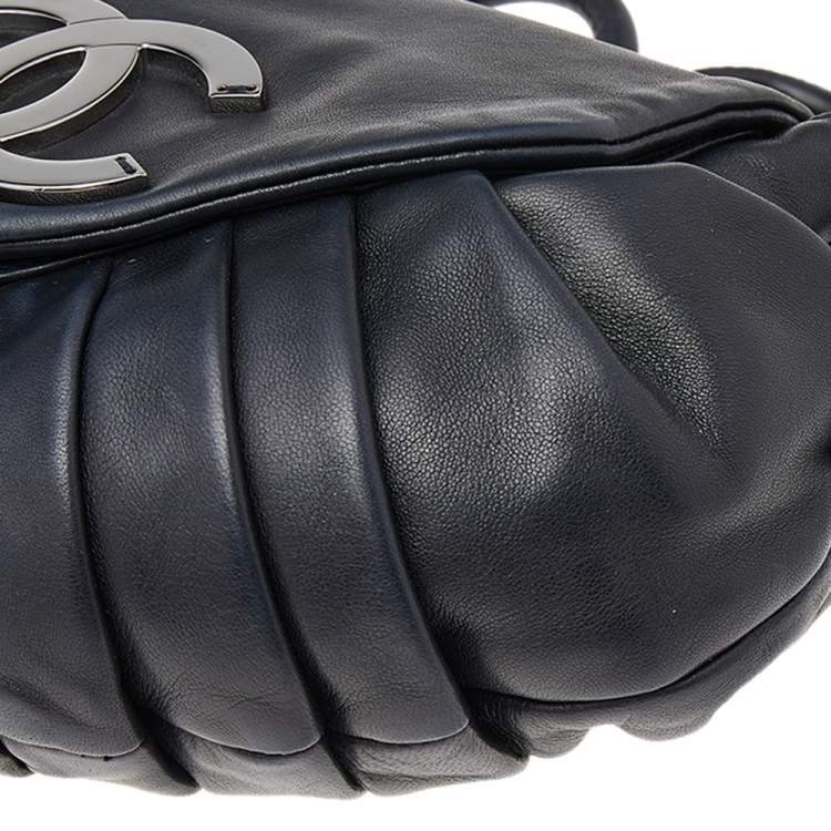 Pre Owned Chanel Black Leather Pleated Ring Handle CC Flap Bag