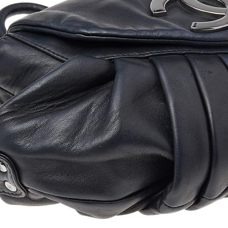 Pre Owned Chanel Black Leather Pleated Ring Handle CC Flap Bag