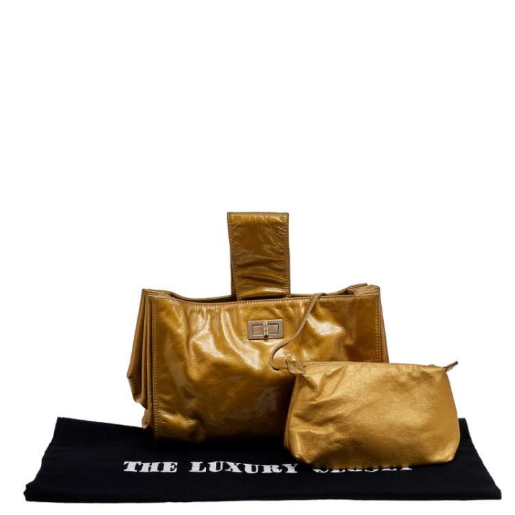Pre Owned Chanel Gold Patent Leather Reissue 2.55 Clutch