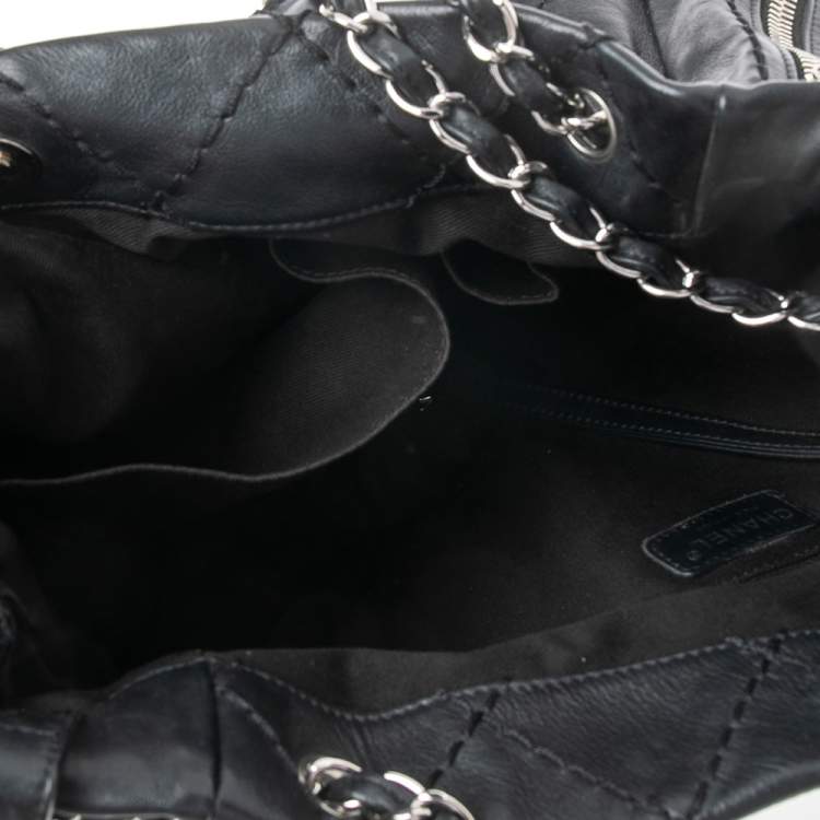 Pre Owned Chanel Black Wild Stitch Quilted Leather CC Zip Around Hobo