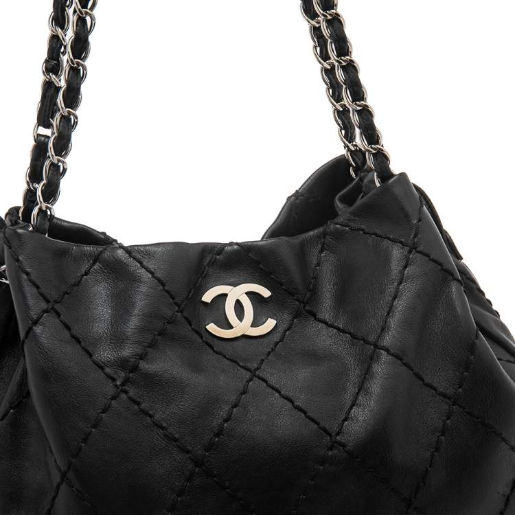 Pre Owned Chanel Black Wild Stitch Quilted Leather CC Zip Around Hobo