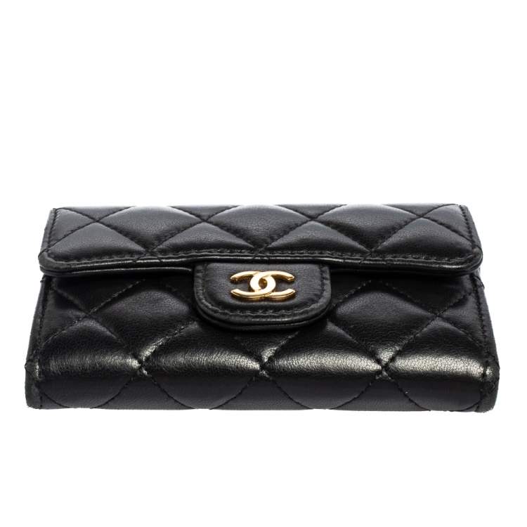 Pre Owned Chanel Black Quilted Leather CC Classic Flap Card Case
