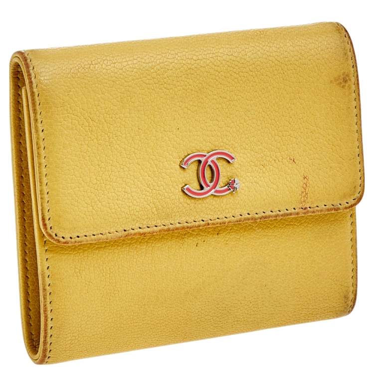 Pre Owned Chanel Yellow Leather Trifold Wallet