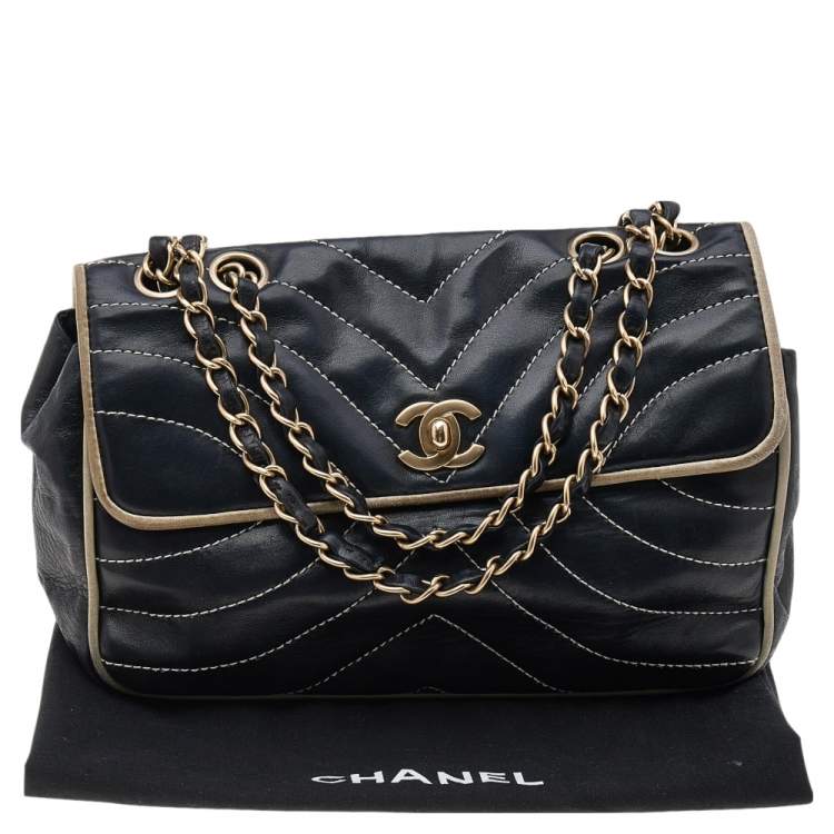 مملوكة مسبقًا Chanel Black/White Quilted Leather Single Flap Bag