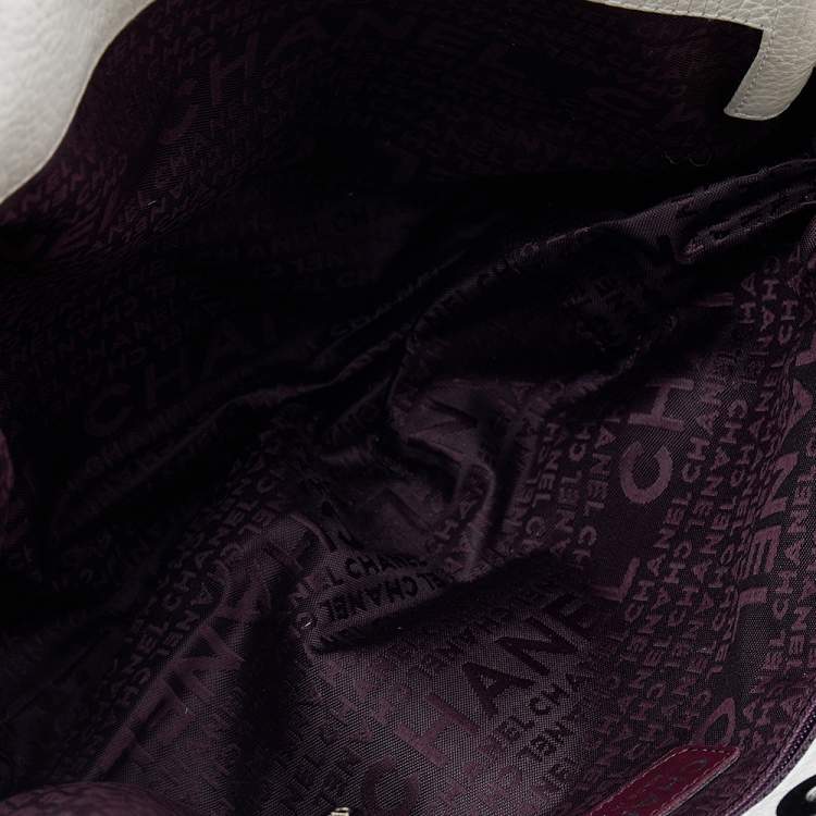 Pre Owned Chanel Off White Grained Leather Tassel Hobo